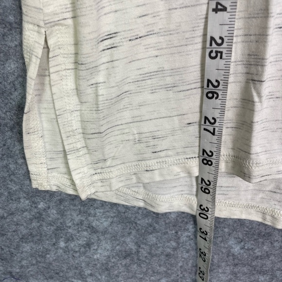 Chicos Zenergy Womens Top Size 1 US Medium 8 Tiger Studded Embellished Safari - Picture 5 of 9